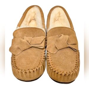 Cozy Womans Cloud Nine Tan Moccasin Slippers  Size 10B NIB